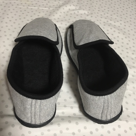 ADJUST TO ME Slippers like walking on air Hook & loop closure gray black… - Picture 4 of 9